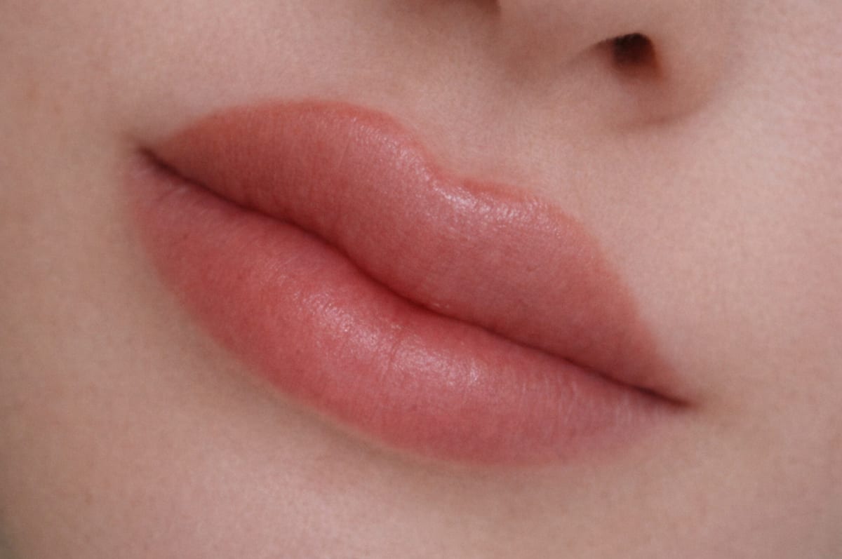 Lippenpigmentierung Nahaufnahme SURI BEAUTY Innsbruck